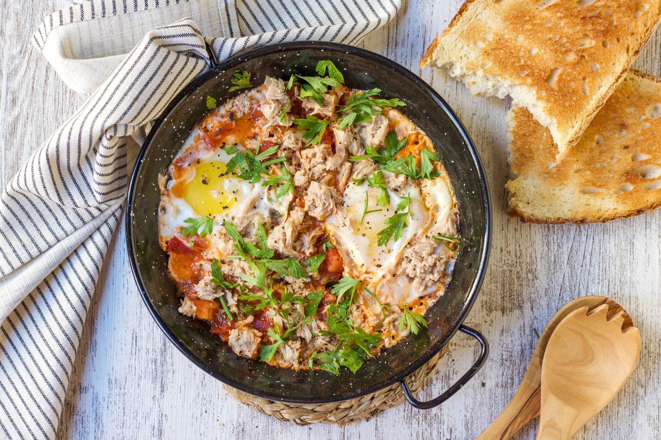 Eggs Fried On Tomatoes With Tuna