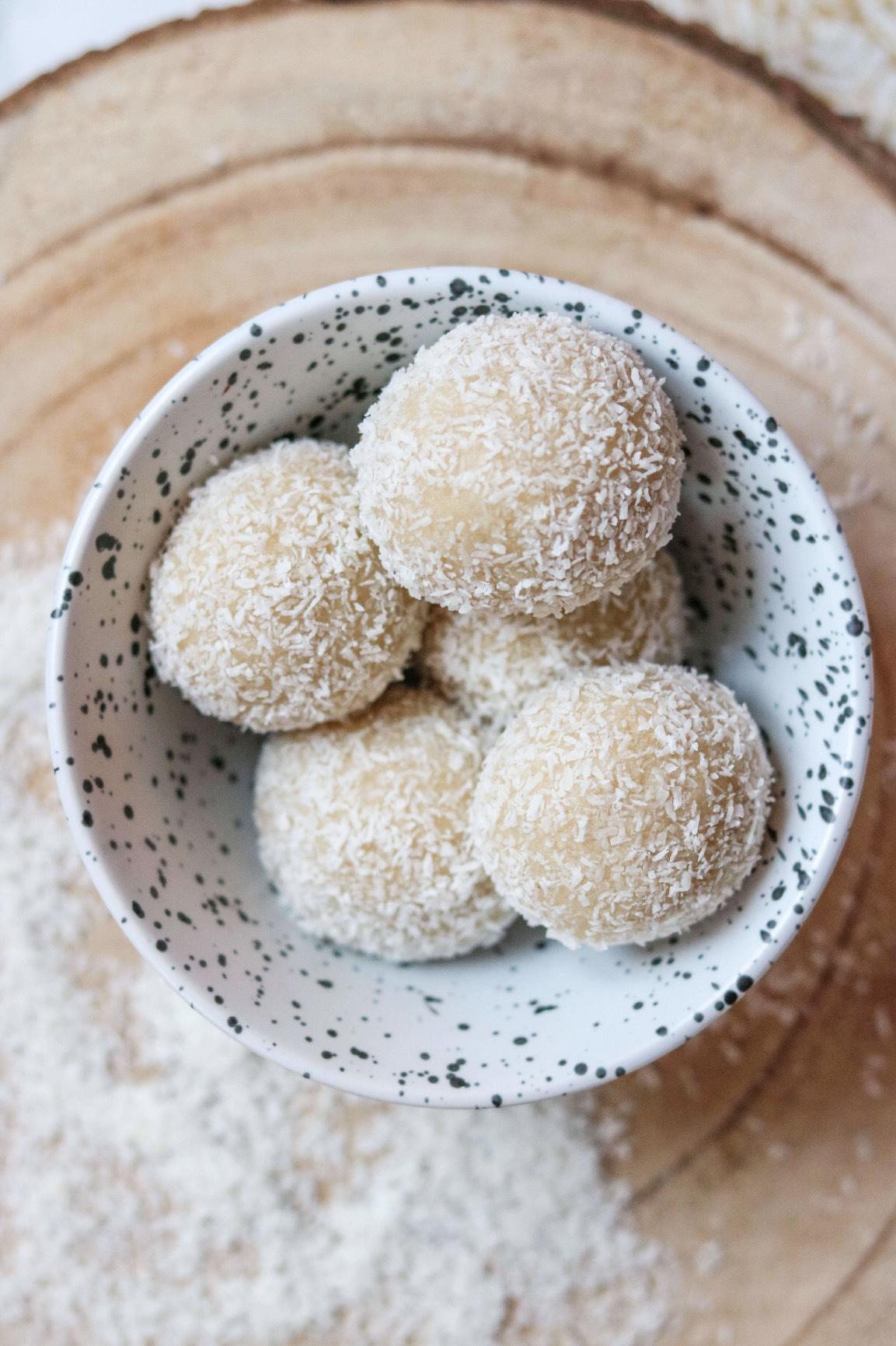 Fit Almond Energy Balls