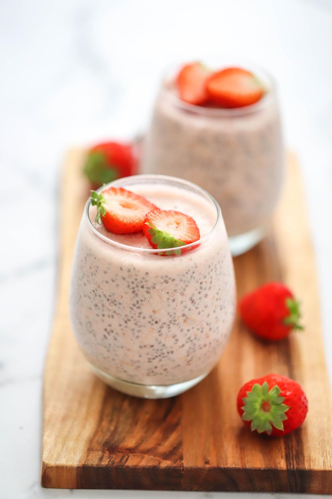 Strawberry & Vanilla Overnight Oats