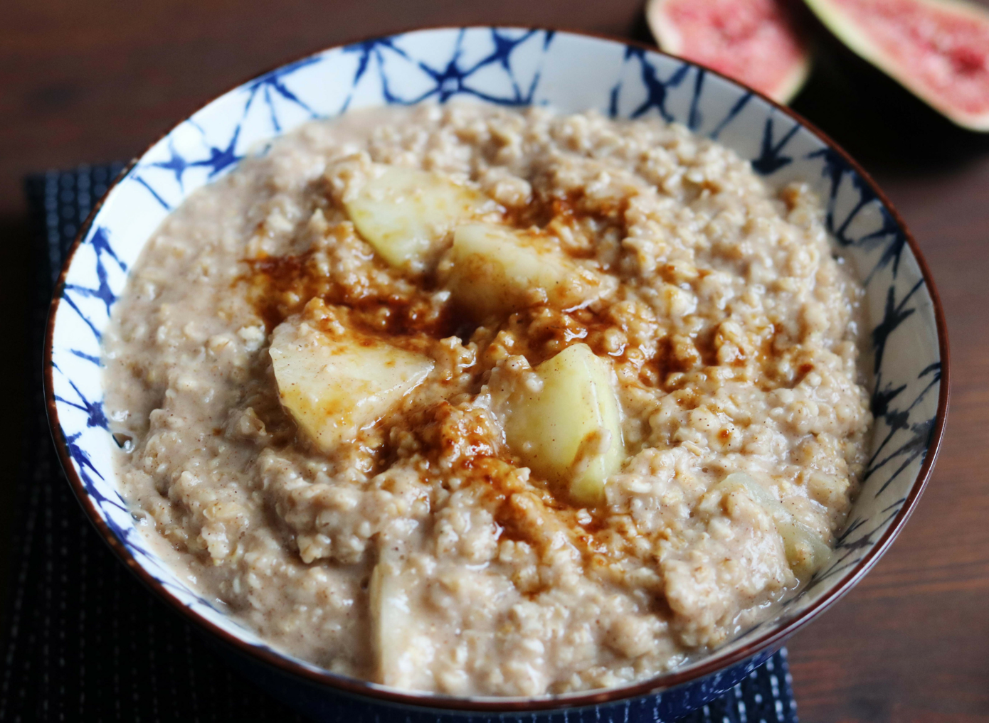 Vegan Pear & Cinnamon Oatmeal